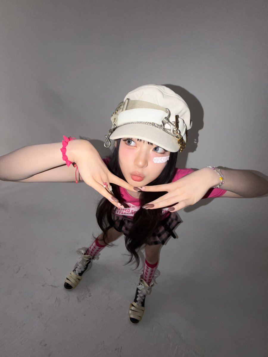 uberfraiu's tweet image. ㅤ 
             ꒰ #moiCHÉRII ꒱ 
ᰔᩚ 𝐹𝑟𝑜𝑚 𝑡ℎ𝑒 𝐸𝑡ℎ𝑒𝑟𝑒𝑎𝑙 𝗗𝗘𝗟𝗟𝗔 🫧
hepi niwyir evriwan~
 ㅤ