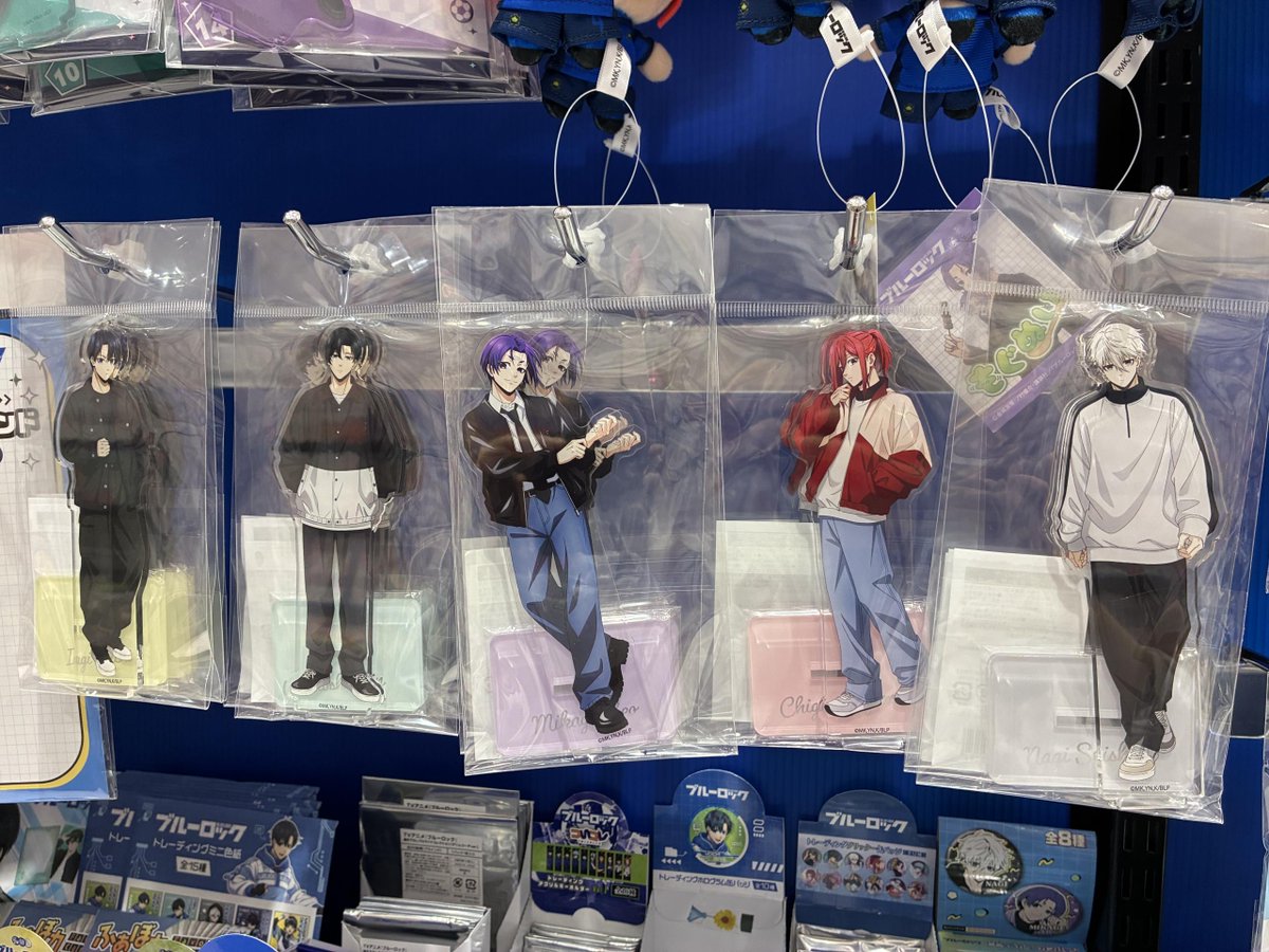 ブルーロック cusual ver.のグッズ販売中🟦⚽️ アクスタとブラインド