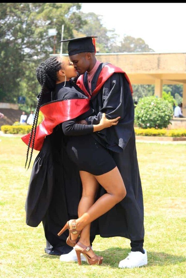 iamennoh's tweet image. Avoid taking such photos during graduations, it will destroy your reputation in future