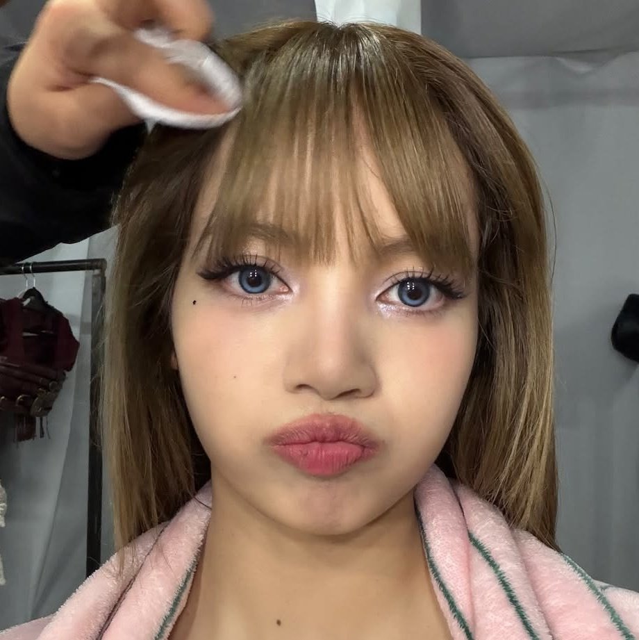 __✮🌻บบมเบบี้ลาลาลาลิษาเดย์ 🌟 ✮__ tweet media