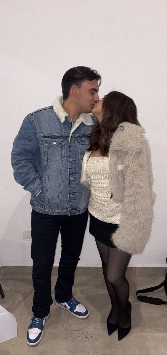 anasof_rg's tweet photo. Terminando e iniciando el año junto al amor de mi vida, te amoo tanto tanto💗 https://t.co/25t5muURSH