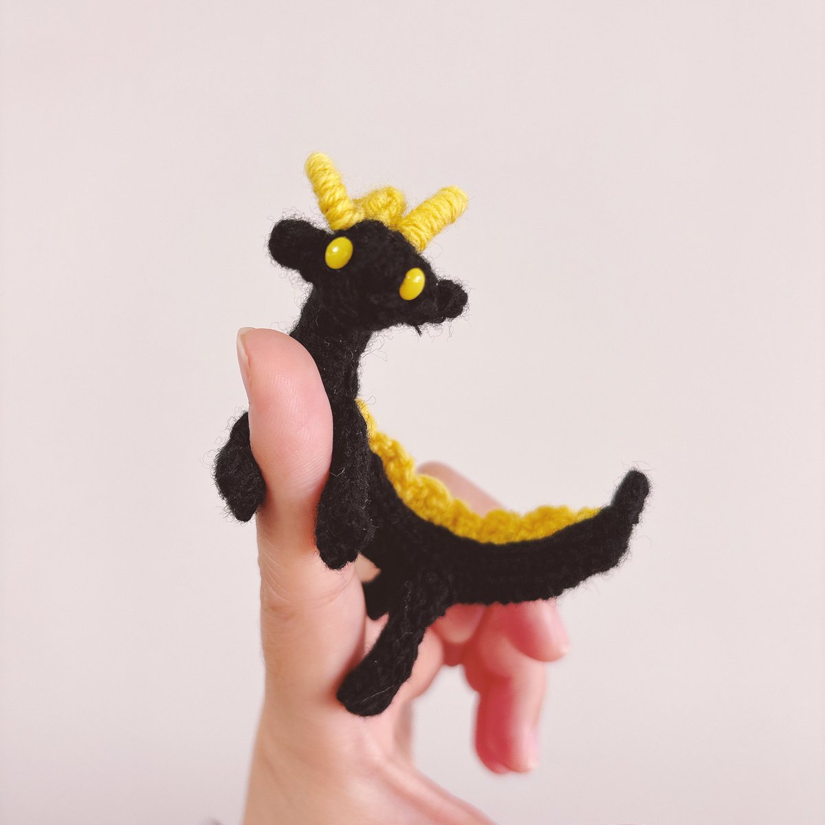 아아아아아아아ㅏ 뜨개솔용이 실이랑 도안사서 회사분한테 부탁햇더니 떠주셧어어어ㅓ아아아아아아아아ㅏ개기여워