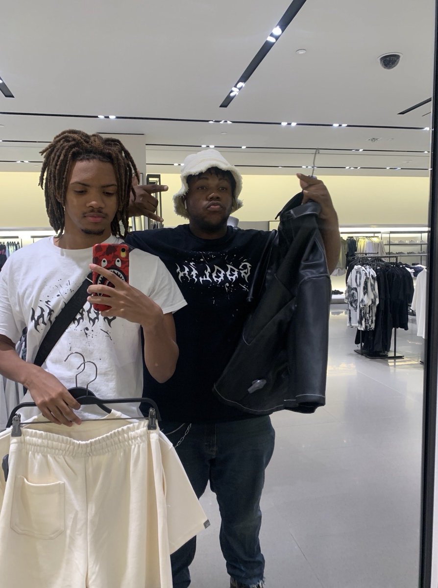 jgoolin's tweet photo. GUAP WORLD 🌎 👼🏾💜🕊️💔 Love you bro rest easy jante ima do this for us🤞🏽 https://t.co/War62zGuvl