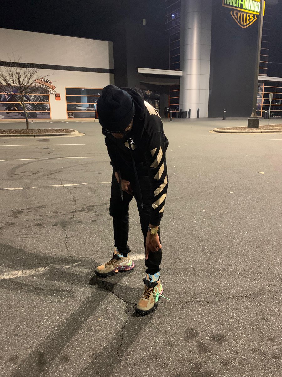 fg_nicc's tweet photo. I was just popping shit in some Off White. 2026 run up an M. Happy New Year!!! https://t.co/VaZFqJFoK7