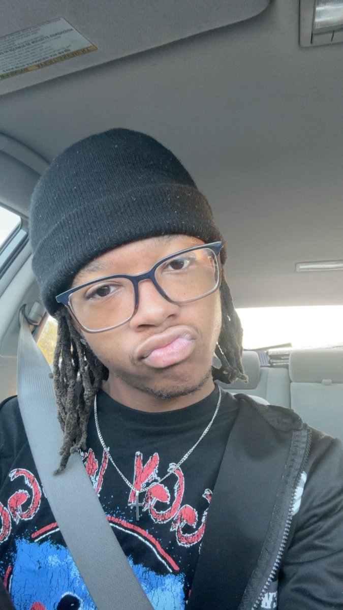 706KjKy's tweet photo. And that’s a wrap on that year 😩. 2026 🥲please bring some closure to some stuff 🫶🏾… https://t.co/NG0SC8vfkM