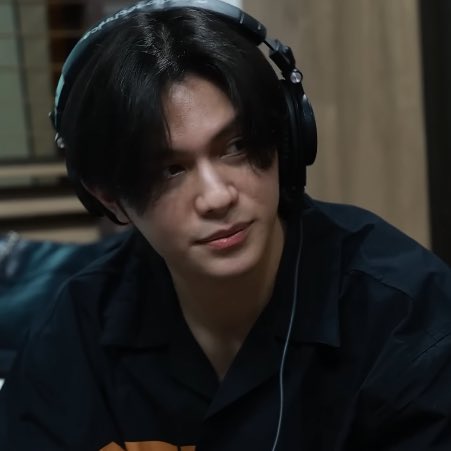 jusrdt's tweet image. เขาคงไม่เท่าไหร่ ไม่งั้นเธอคงไม่โทรมา