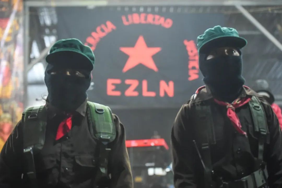 VIM_Media's tweet image. En la conmemoran el 32 aniversario del levantamiento armado Zapatista el subcomandante Moisés señaló: "Vamos a seguir esa lucha, pero con el horizonte común, donde no queremos propiedad, porque eso es lo que nos ha hecho como estamos, divididos".
📷 Alejandro Meléndez @alexmelon