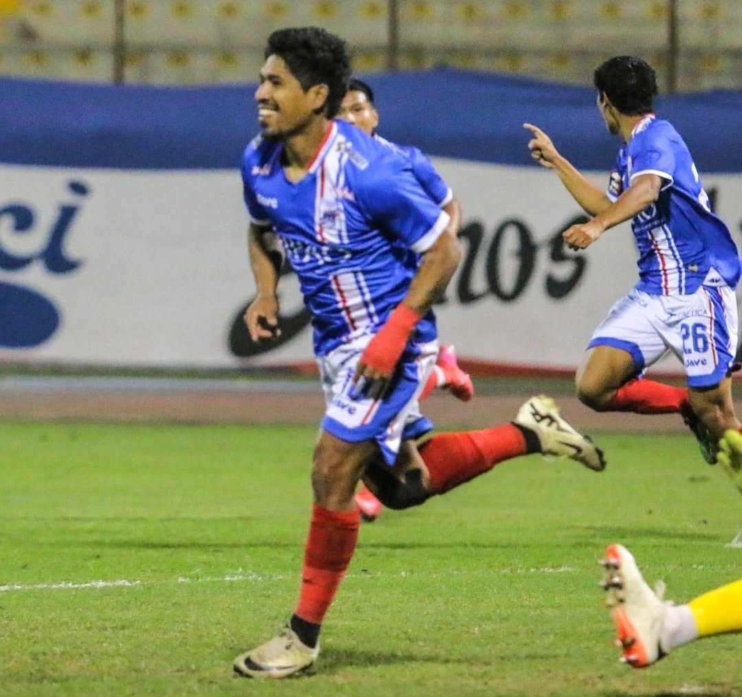 ➡️ El volante Willyam Mimbela (33) 🇵🇪 dejó de ser jugador de Mannucci tras dos temporadas en el club. En su último año con la Tricolor disputó 14 partidos y aportó 3 goles, cerrando así su etapa en el equipo del pueblo. 

#Mannucci #Trujillo #Liga1 #Liga2 #Tricolores