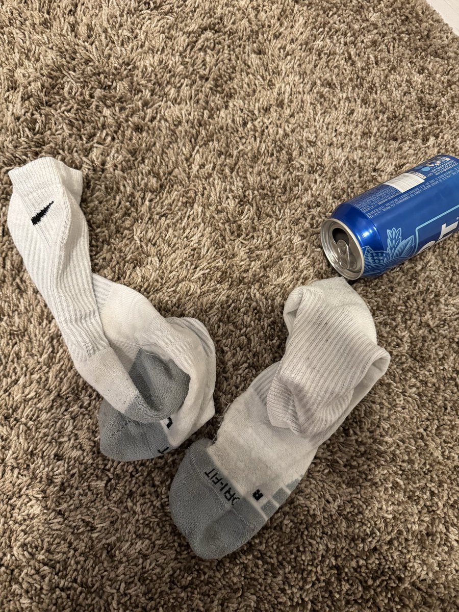 Wet Socks tweet media