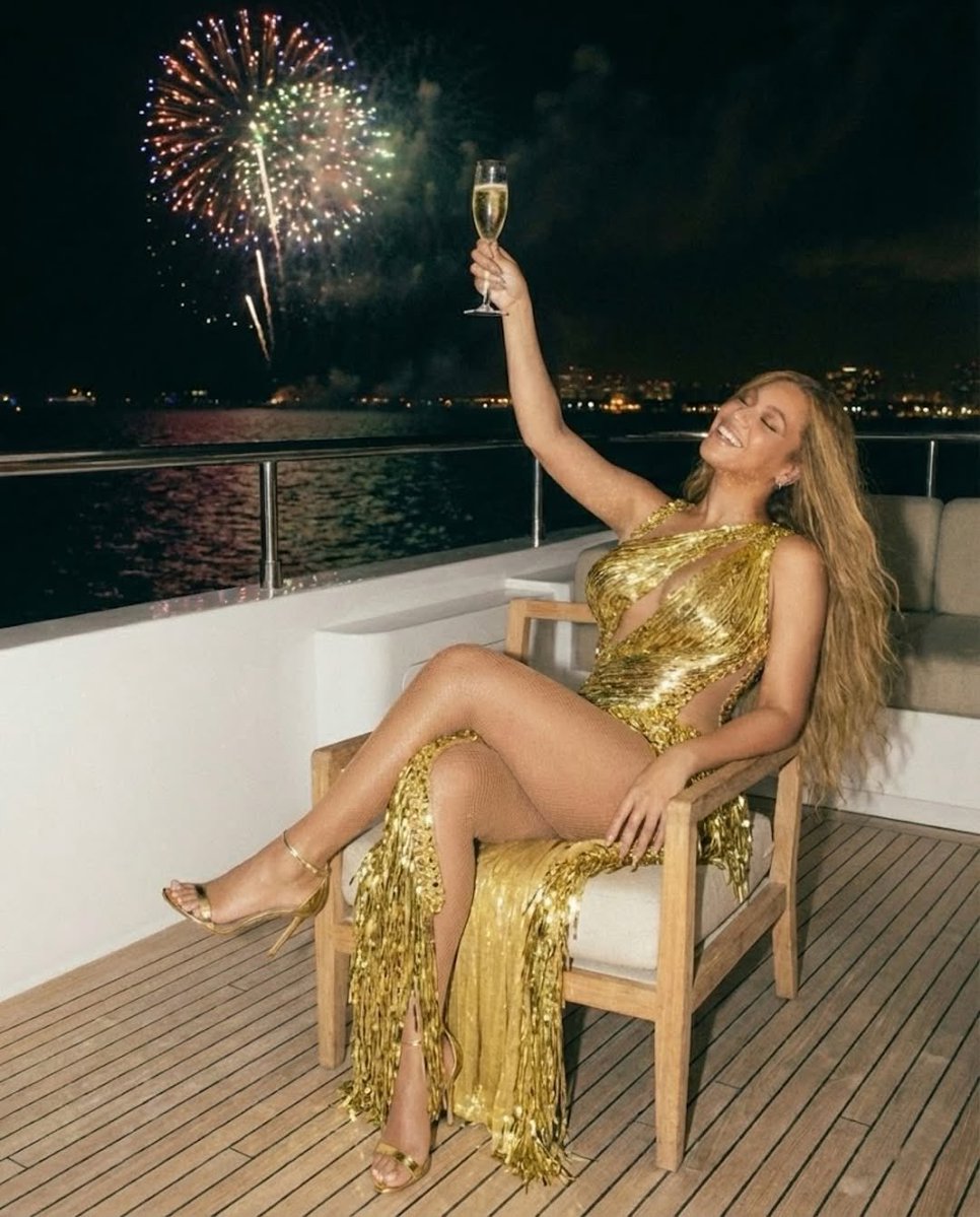 ricarter_'s tweet image. i almost jumped 😭😭