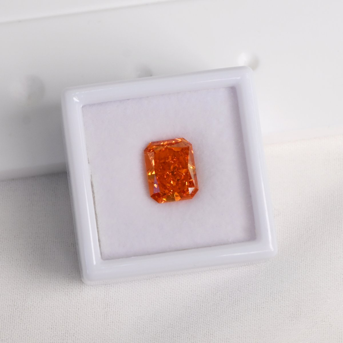 Eeleg_Jewelry's tweet image. #rt이벤트 #팔로우이벤트
rt+팔로우 한분 5x7mm 한개 선물로 드려요!🎁

불타는 석양의 색감이 담긴🌅
✨하이퀄리티 정밀 핸드컷 큐빅✨
폼 업로드 됐습니다!

석양의 낭만적인 컬러와 핸드컷의 광채가 담긴 하이퀄리티 큐빅 옥타곤프린세스컷 구경하러 오세요!😊😊
witchform.com/deposit_form.p…