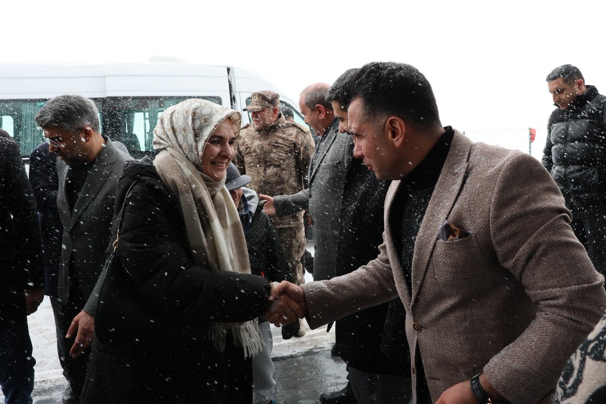 ❄️ Erzurum’un yoğun kar yağışıyla beyaza büründüğü bu günde, Aile ve Sosyal Hizmetler Bakanımız  Sayın Mahinur Özdemir Göktaş’ı şehrimizden uğurladık.
🤍 Erzurum’da sosyal hizmetler alanındaki çalışmalarımızı; kar, kış demeden aynı azim ve kararlılıkla sürdürmeye devam ediyoruz.