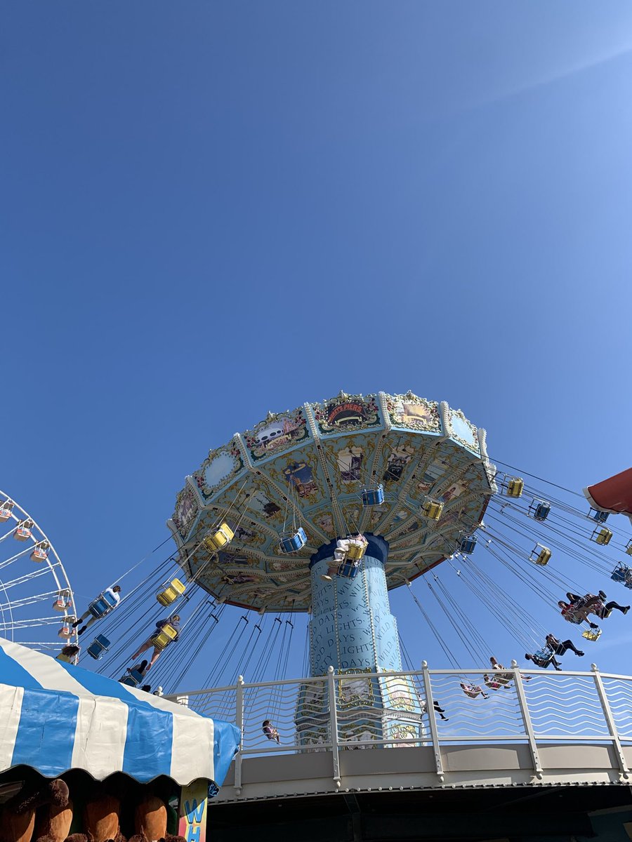 vsm2026's tweet photo. The main subject of the photo is positioned off-center, aligning closely with one of the vertical lines that divide the image into thirds. This placement demonstrates the Rule of Thirds. #su2421 https://t.co/Ev8mrvG7DC