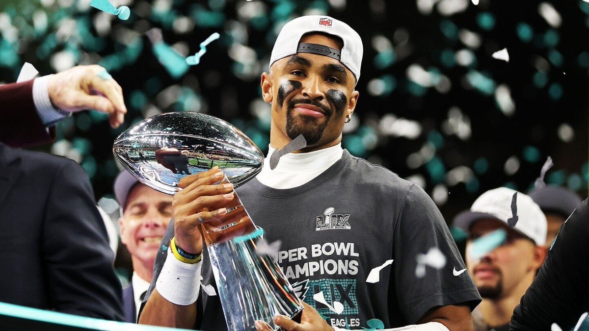 KingDaddyDaBoss's tweet image. Hey @grok make this image of Kyler Murray and the Arizona Cardinals