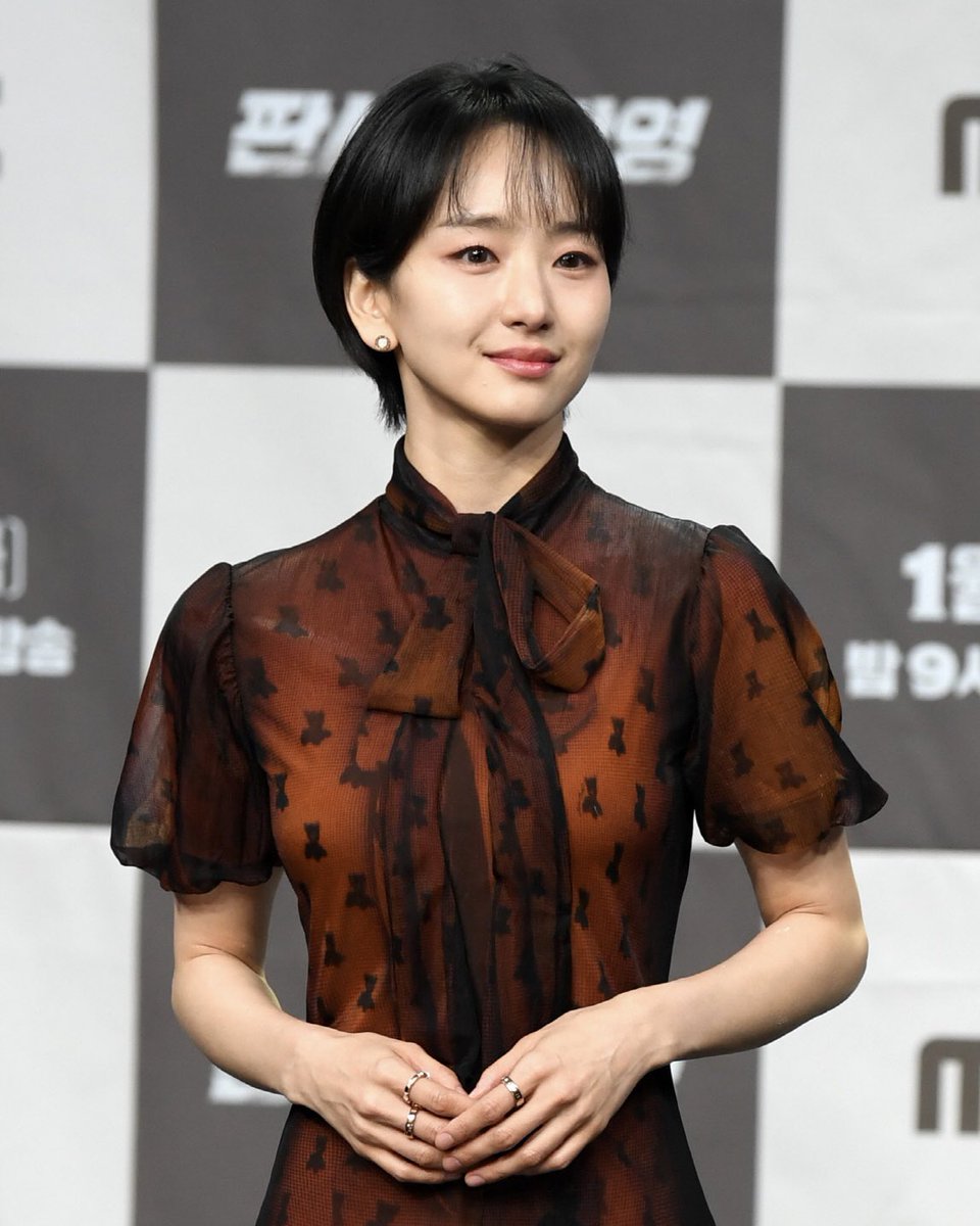 iampipesbae's tweet image. #wonjina at #thejudgereturns press conference. she’s so pretty!! 🤎✨