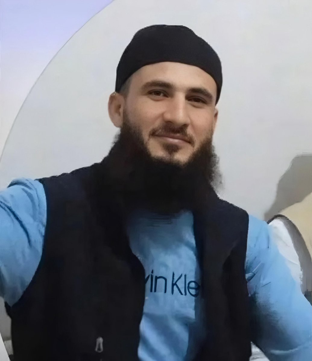 3 polisi şehit eden IŞİD’li Zafer Umutlu'nun amcası:

“Polislere sıkılan kurşunlar bize de sıkıldı. Ciğerimiz yandı.

Ne ben, ne ailem bu cenazeye sahip çıkmıyoruz. Asla almayacağız.”

Gerçek Müslüman, göğsünde Calvin Klein isimli i.nenin adı yazılan elbise giyinmez
Gerçek