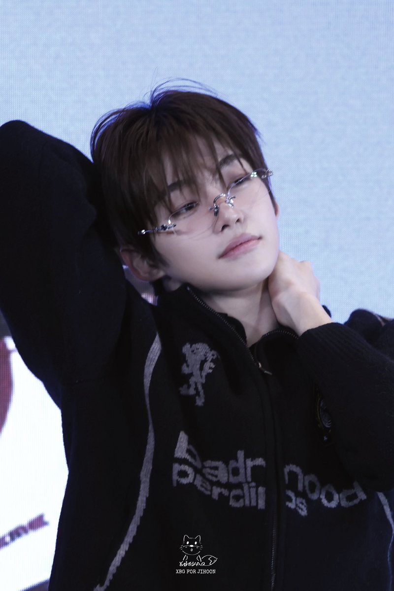 1inetiger's tweet image. 슨버지: 타.락.천.사
지훉: 네?
슨버지: 니 얼굴