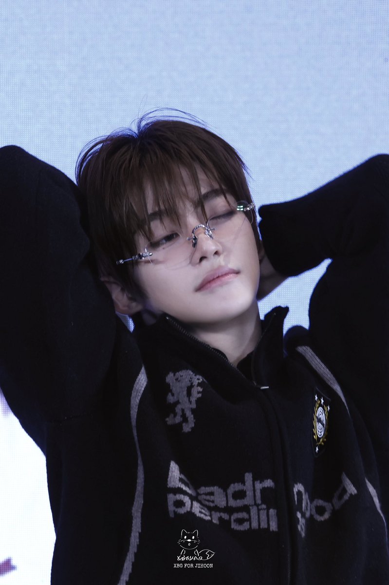 1inetiger's tweet image. 슨버지: 타.락.천.사
지훉: 네?
슨버지: 니 얼굴