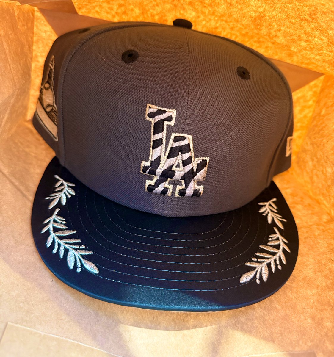 UNAGIINUMLB's tweet photo. 午年ということでゼブラカラーにナイトピンズを添えて購入🦓🐴
#TheCap https://t.co/qlFv8uG8F3