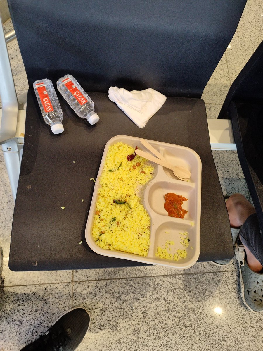 GandhamUpendar's tweet photo. @IndiGo6E Complementary after the above fight and still no update about the flight schedule https://t.co/YzRNcWcwoM