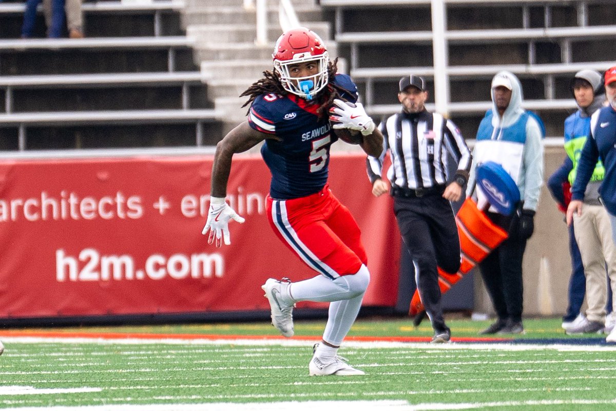 Blessed to be here🙏🏽 
Transfer Portal WR/TE Flex 6’4 225
1 year of eligibility 
Dec 2026 grad 
2025 stats: 41rec 774yds 7tds 10 games