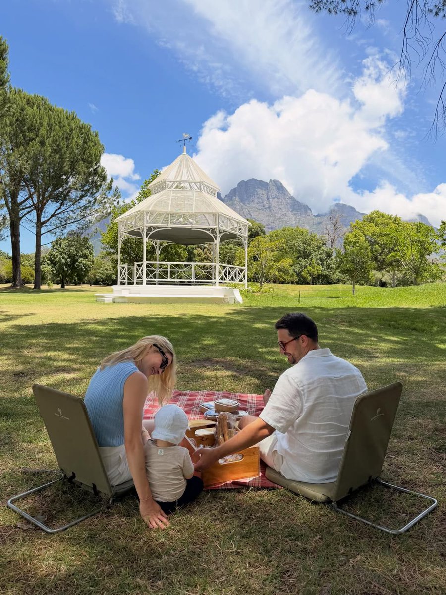 Franschhoek Wine Tram tweet media