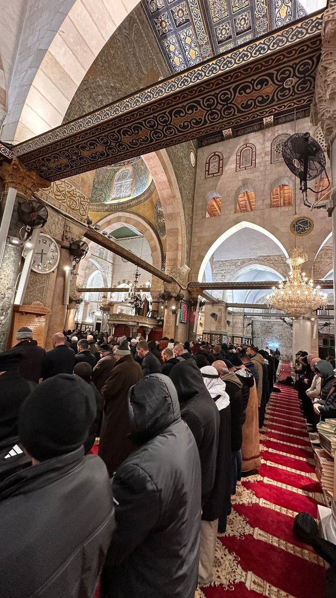 صور| صلاة فجر اليوم في المصلى القبلي بالمسجد الأقصى المبارك..