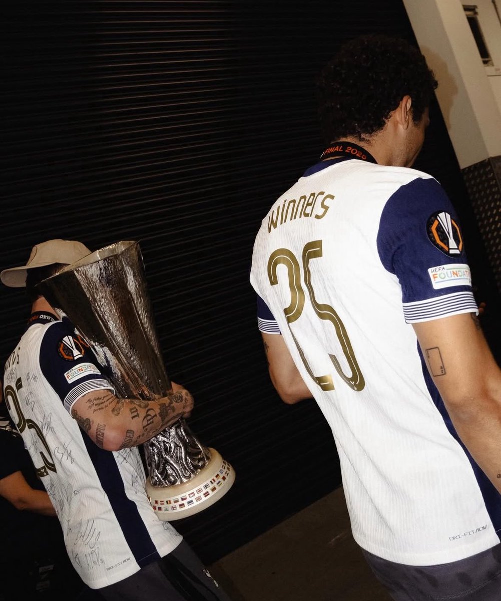 Allthings__THFC's tweet image. 🚨| The decision to sell Johnson, has not gone down particularly well in a dressing room in which he was popular.

(Alasdair Gold) 🥇