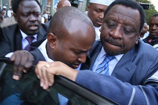 This was Nyatieng’ protecting Junet from the actions of a rogue government. 

Junet was so afraid that he hid for 12 hours inside a studio waiting for Orengo to come and save him.

Junet and Kaluma, now part of a rogue government, are busy abusing Orengo on behalf of a rogue