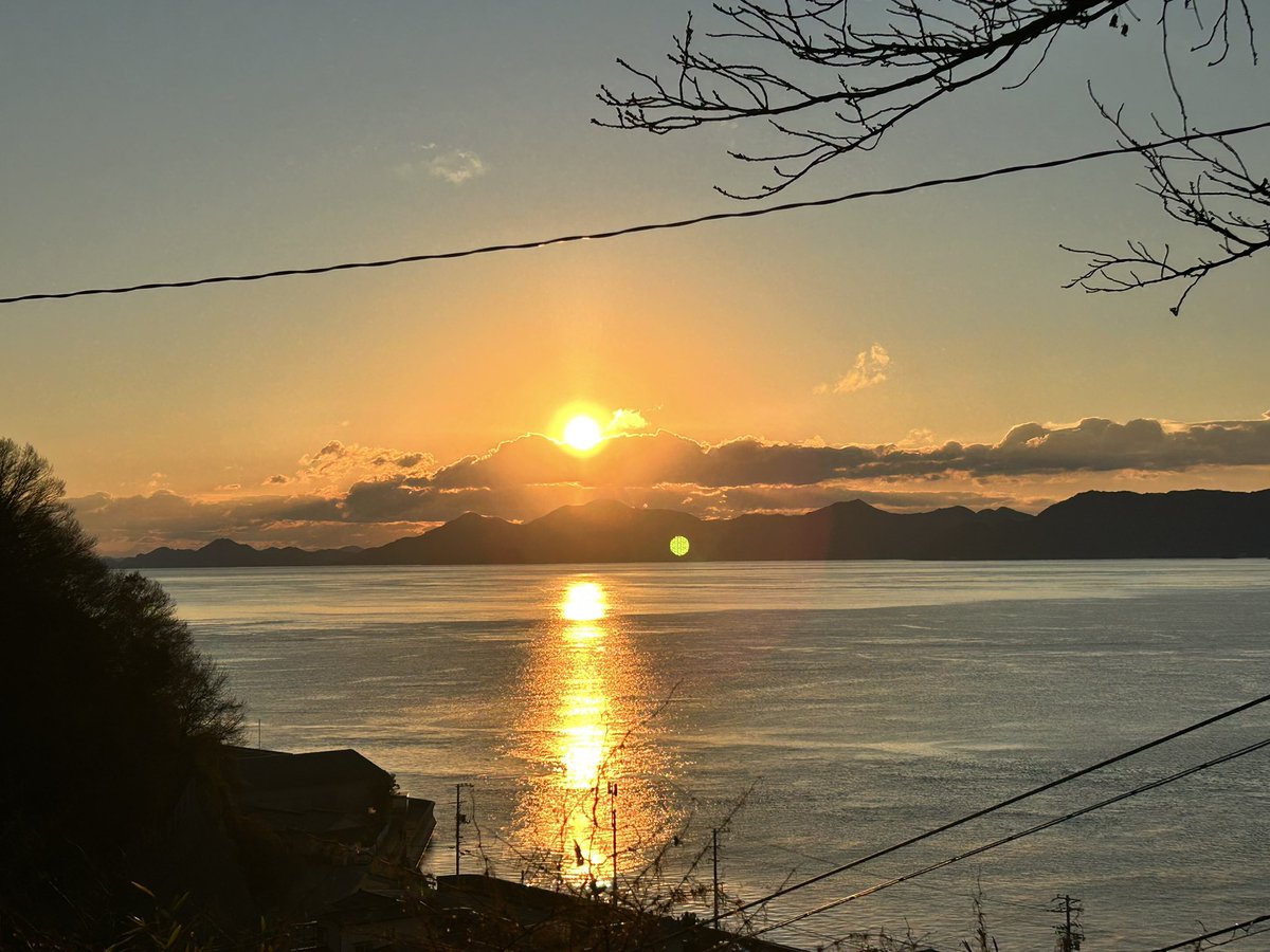 明けまして
おめでとう御座います

2026
新しい1年も福笑い
*:ღ ╠ ╣ a Ρｐy ღ:* 

健やかに晴れやかに
皆さまが
のびのび過ごせますように

本年も
どうぞよろしくお願い申し上げます♡

万歳MITSUMIより