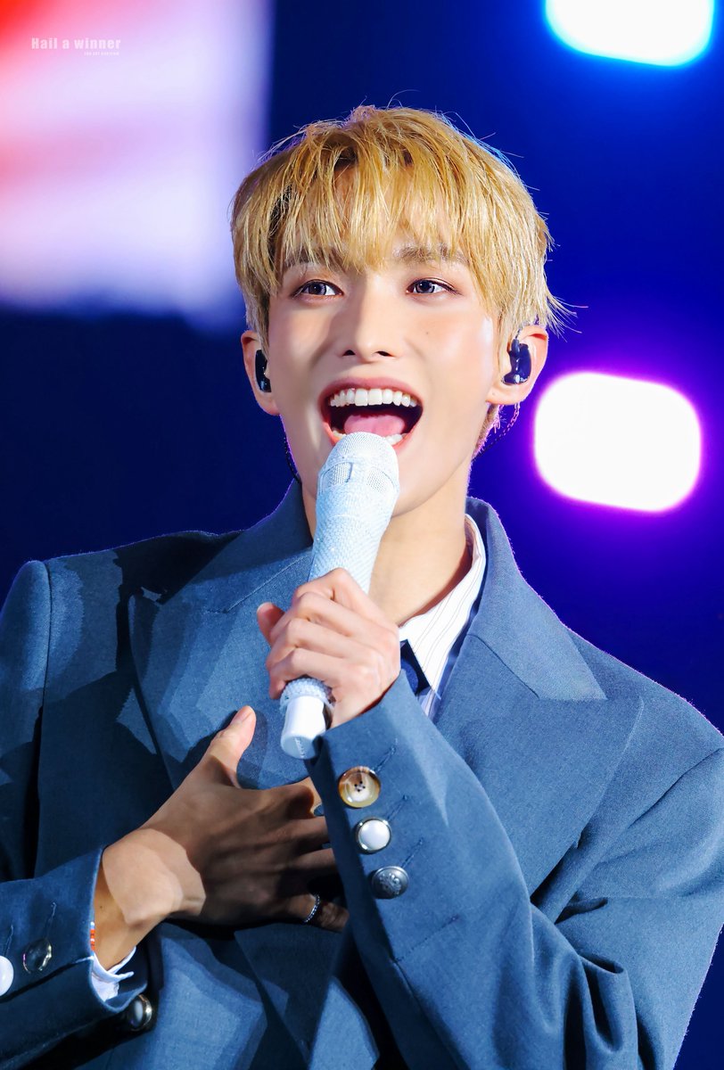 Hail_a_winner's tweet photo. 251204 NEW_ in Osaka HQ

2026년에도 
예쁘게 웃어줘 ◡̈
🩷🩵❤️🧡💛💚💙🤎💜

#SEVENTEEN #세븐틴
#도겸 #ドギョム #DK #DOKYEOM https://t.co/pOIHj2yNvw