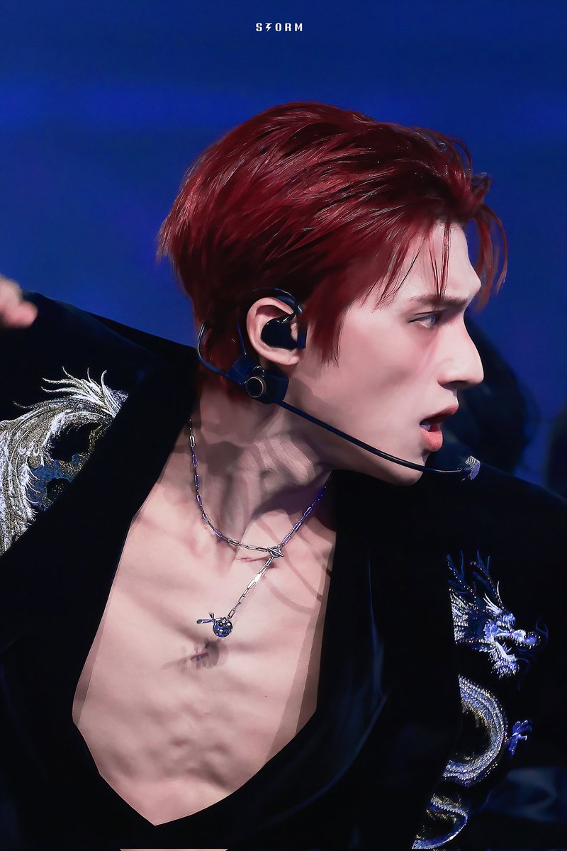 feel_the_storm's tweet image. 251225 가요대전
#에이티즈 #우영  
#ATEEZ #WOOYOUNG