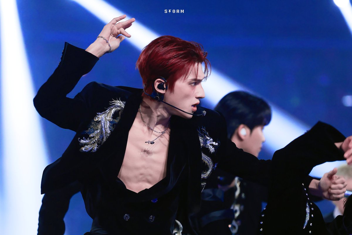 feel_the_storm's tweet image. 251225 가요대전
#에이티즈 #우영  
#ATEEZ #WOOYOUNG