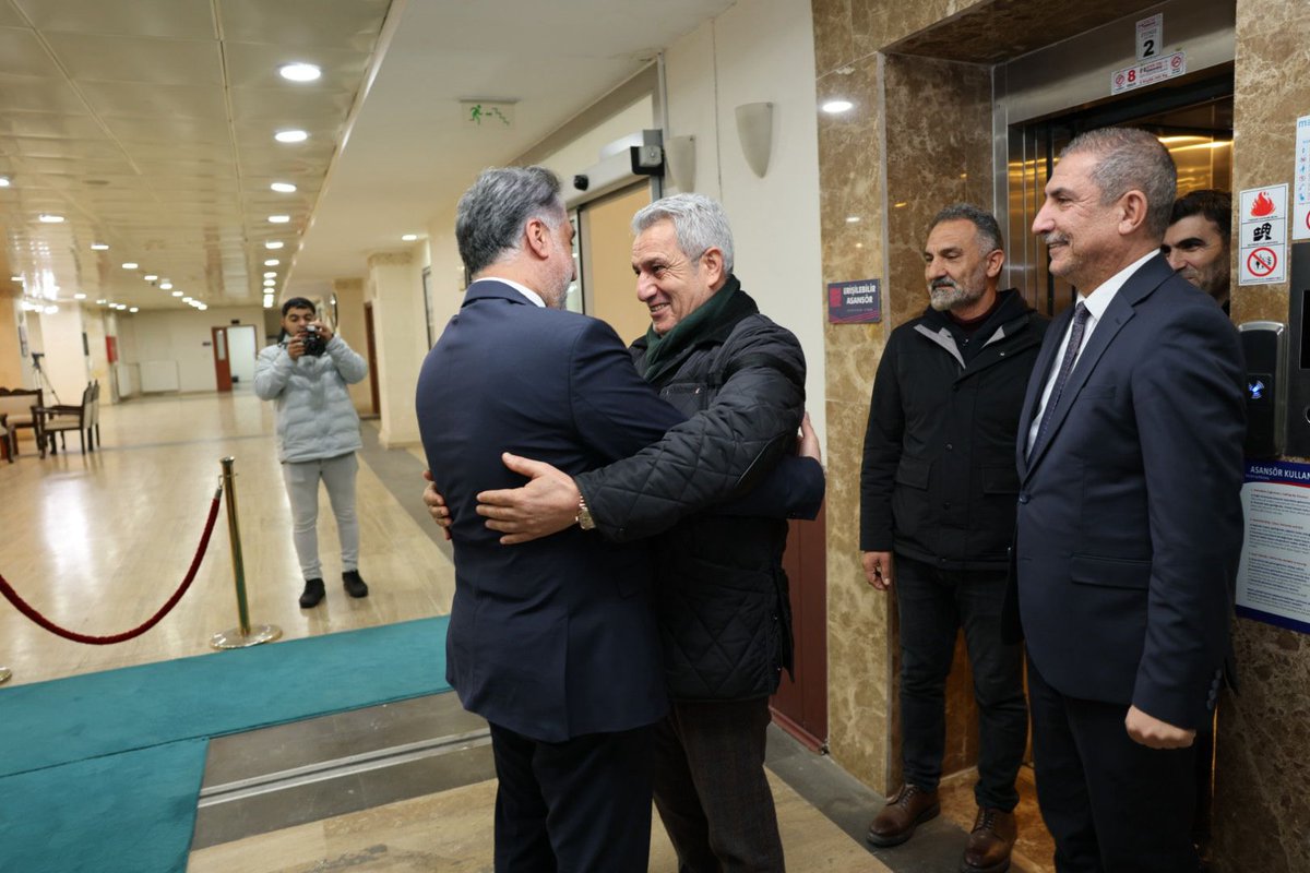 🎉 Müjde!

2026’nın ilk günlerine, Mardin ve Üniversitemiz adına çok güzel bir gelişmeyle girdik.

Mardin’in ve özellikle Kızıltepe’nin yıllardır özlemle beklediği Tarım Bilimleri ve Teknolojileri Fakültesi için önemli bir adım attık.

Kızıltepeli hayırsever iş insanı Sayın Kenan