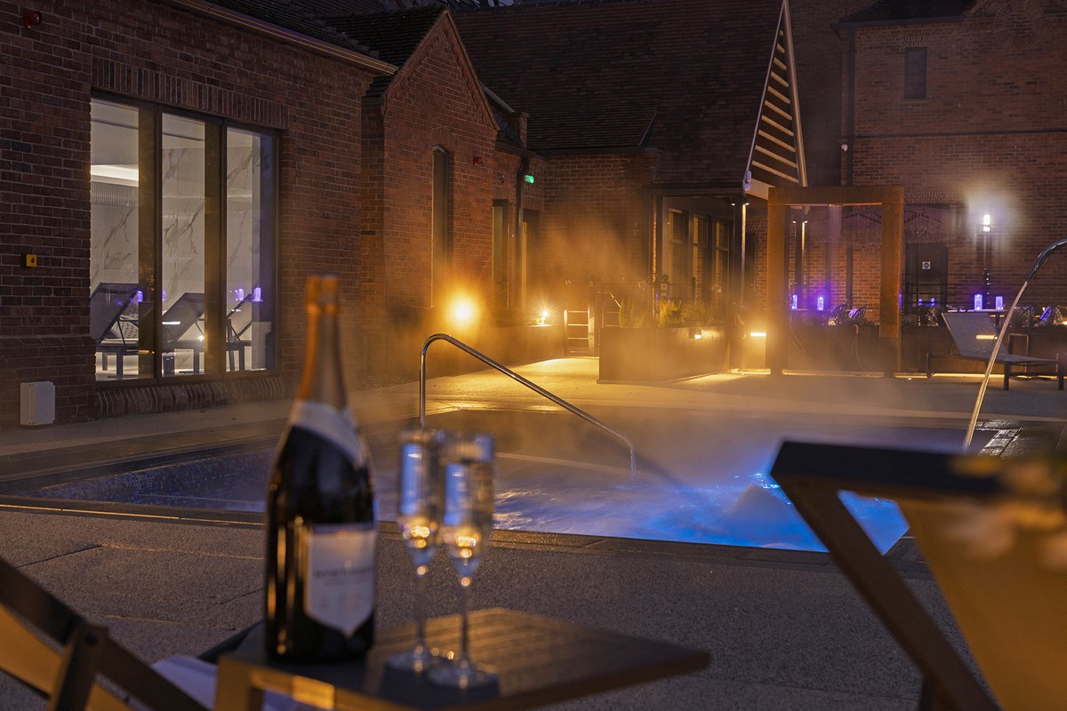 Aldwark Manor Estate tweet media