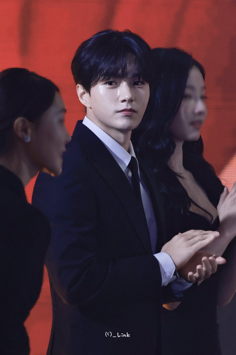 _LinKms's tweet image. 251231 KBS 연기대상

❣️

#인피니트 #INFINITE
#김명수 #KIMMYUNGSOO