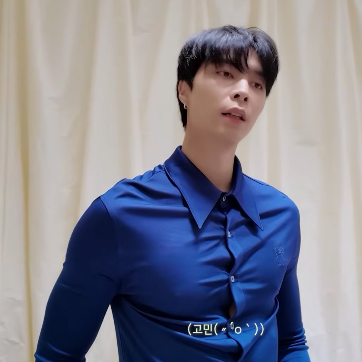 H0TCH0C0_'s tweet photo. 키에 비해 진짜 말랐는데 옷 터질라해
얼마나 작은 옷을 준비한거야ㅋㅋㅋㅋㅋㅜ https://t.co/KLCJM1TBNL