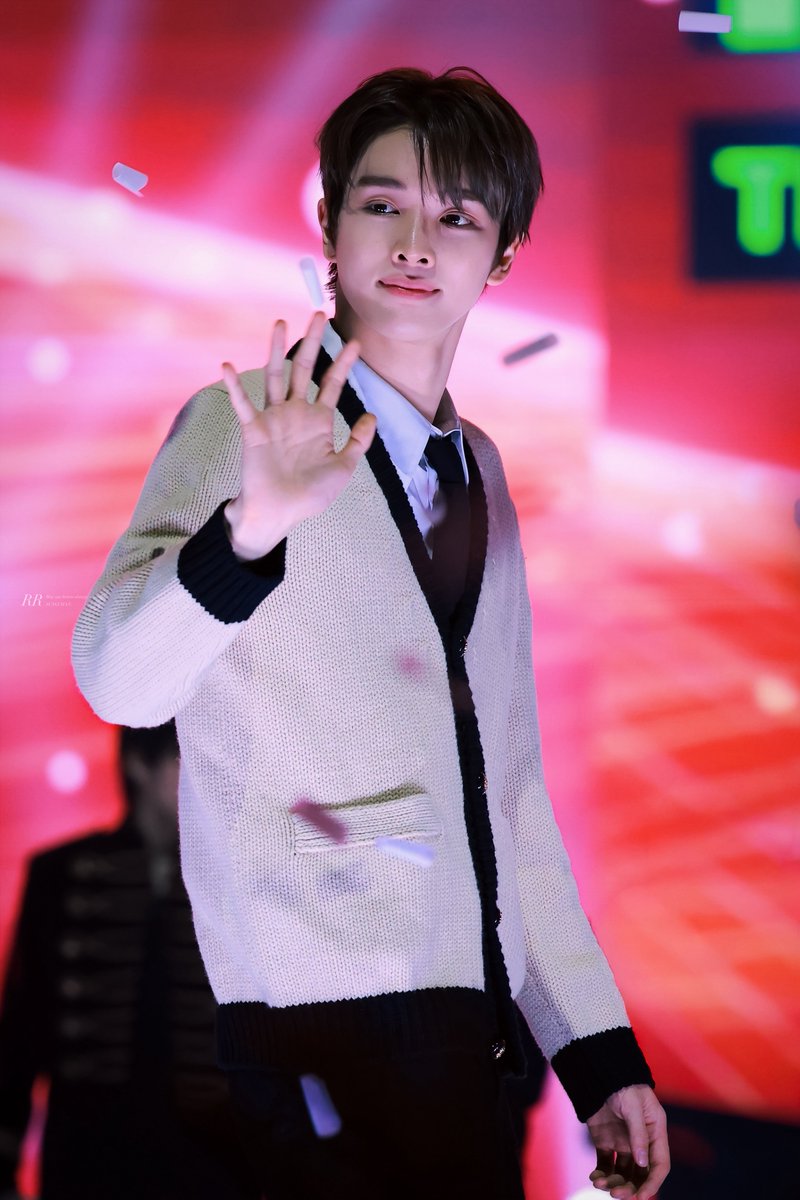 𝑹𝑹 tweet media