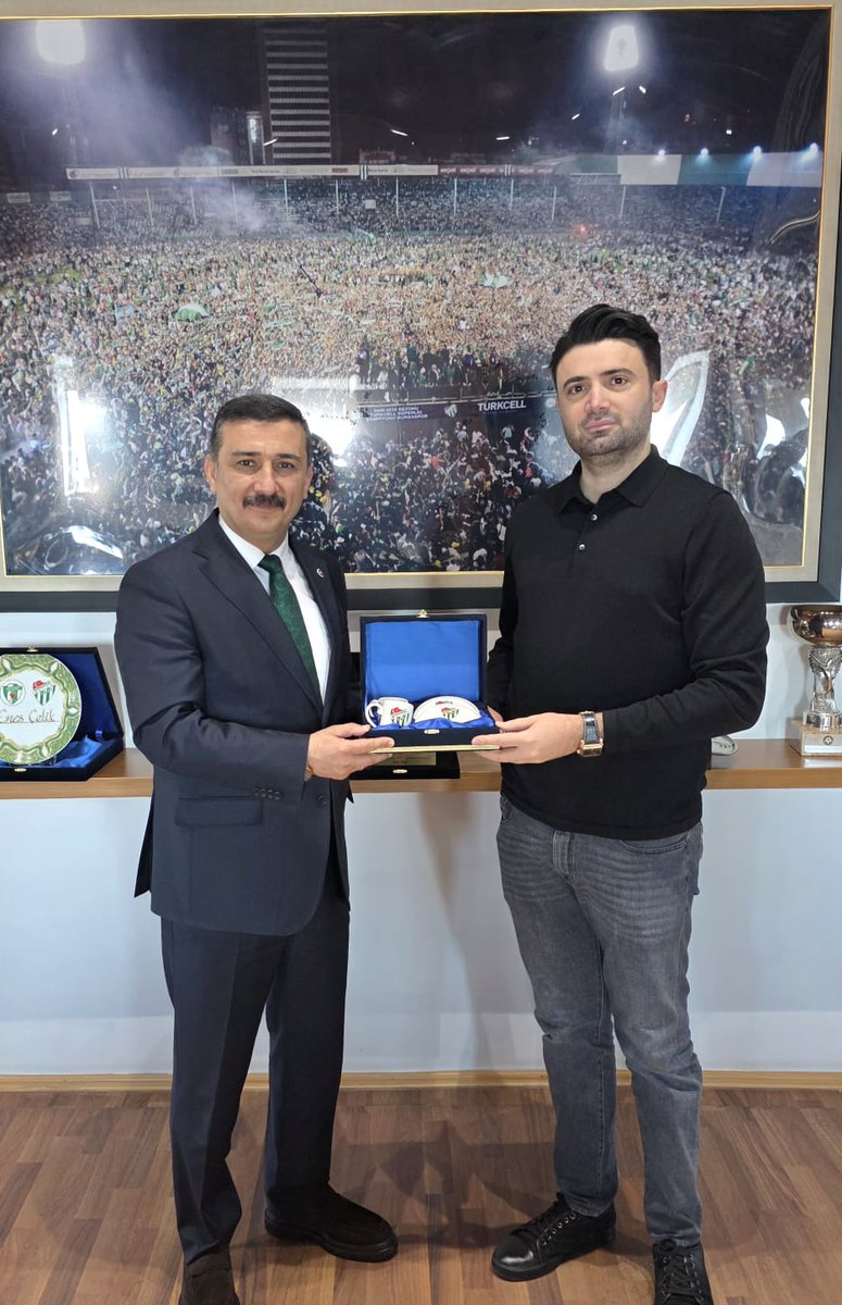 Bursaspor’un (<a href="/BursasporSk/">Bursaspor</a>) köklü marka değerini ve sportif başarısını desteklemek amacıyla yeniden yapılanan
#Bursaspor Vakfı Mütevelli Heyeti üyeliği ile onurlandırılmaktan büyük gurur duydum.

Bu vizyoner adımı tekrar hayata geçiren genç ve başarılı Başkanımız Enes Çelik’e