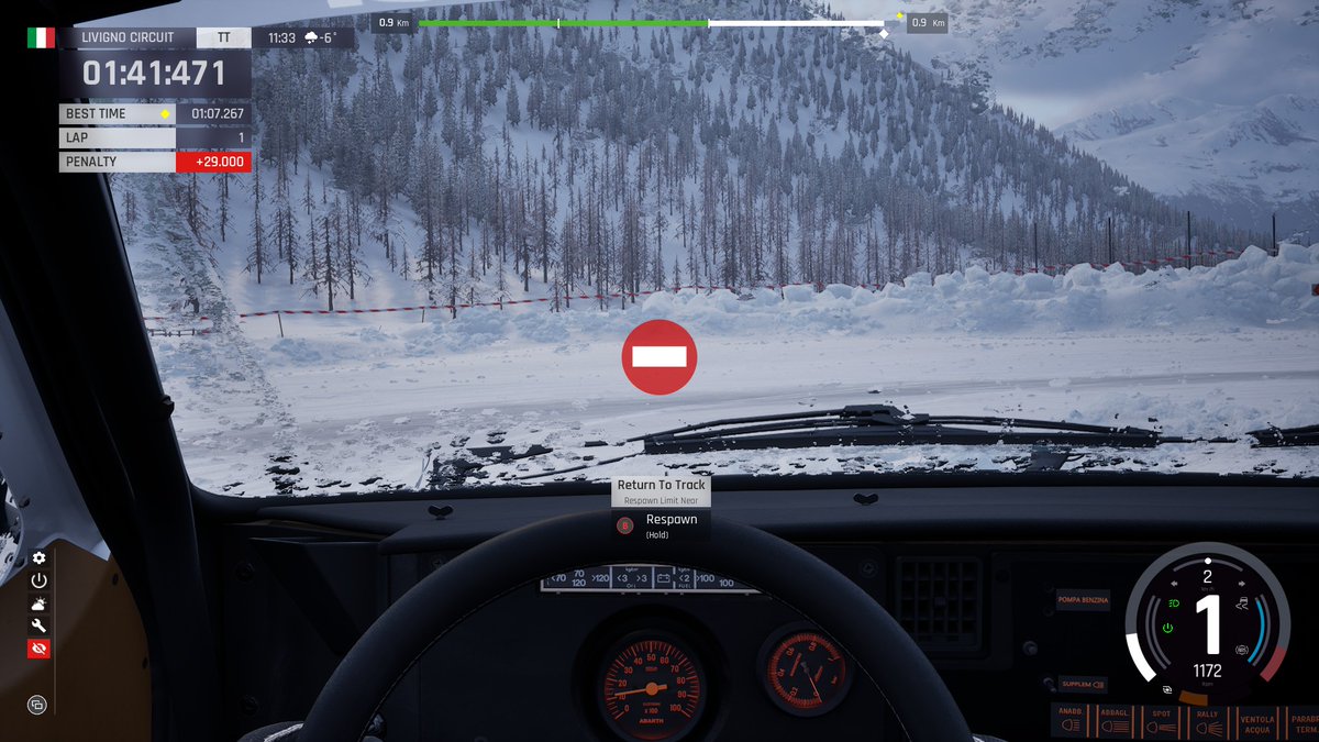 ぱらぱら雪降ってきたから窓開けながらゲーム内の雪道を走って臨場感を味わった。暇を持て余している。