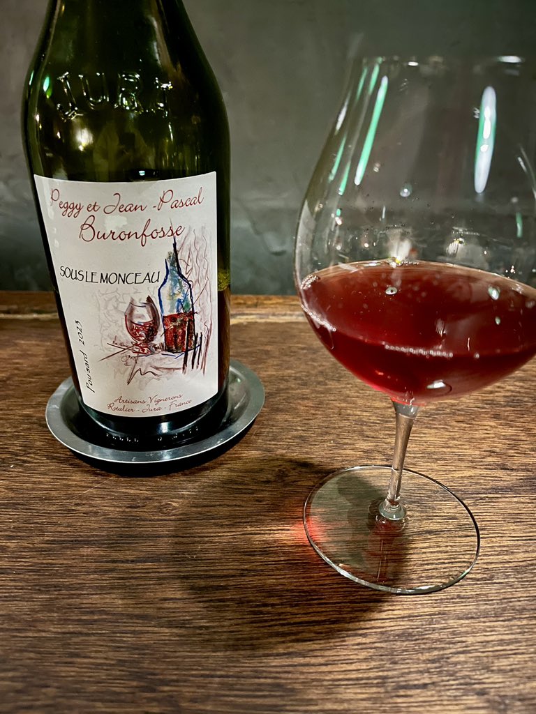 itsumeee3's tweet image. 久しぶりにチルりにきてる