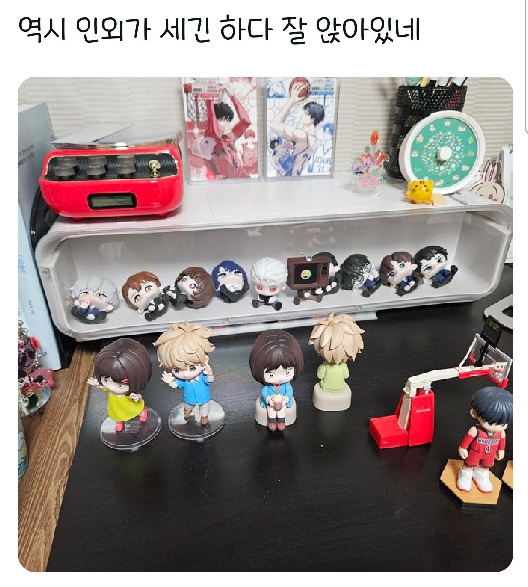 teamhyunmoo's tweet image. 역시 인외가 세긴 하다 잘 앉아있네

(비계반응이뜨거워서수출)