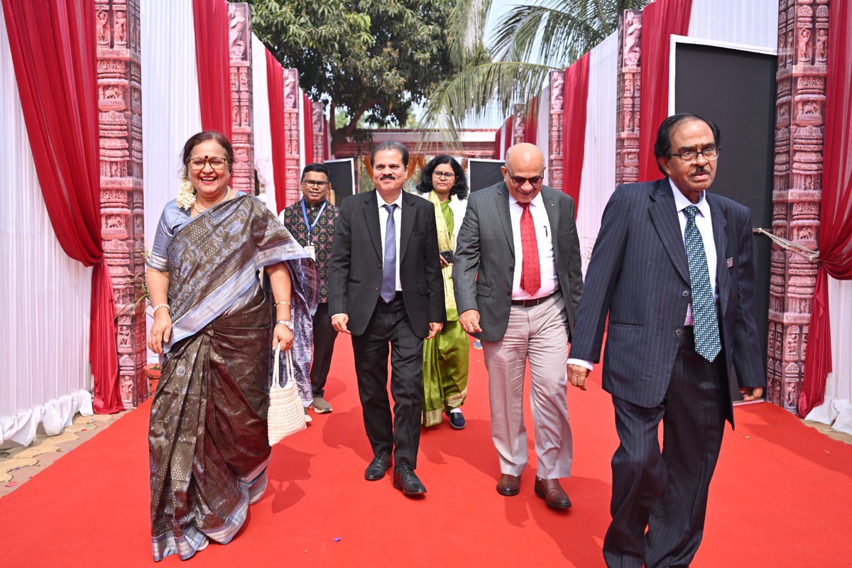BUniversiy's tweet photo. Celebrating 60 years of excellence! Happy Foundation Day, Berhampur University
#60YearsOfLegacy https://t.co/Zg0LDBPybw