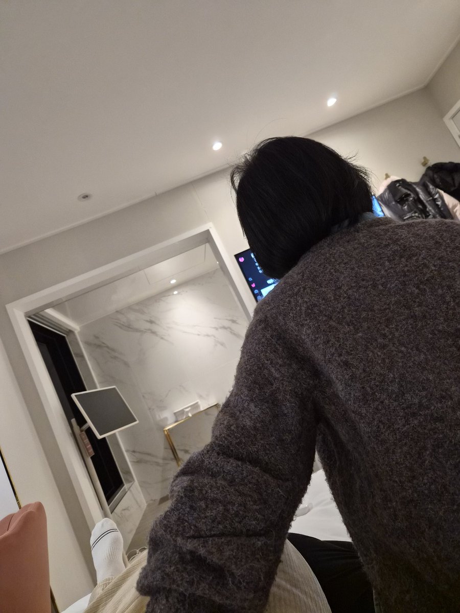 네스라거부부 tweet media