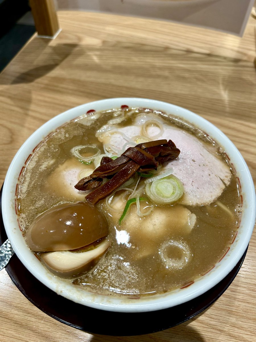 ごった煮 RT @7cho6saka2nao1o: 津軽煮干ひらこ屋 東京🗼で2026🍜スタート