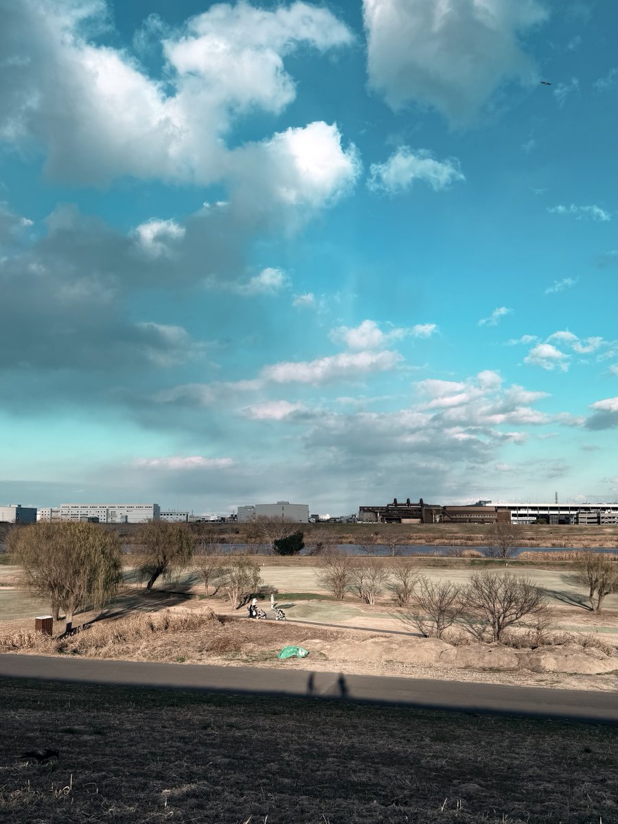 nothingishidden's tweet image. 僕たちがいなくなったら、この二つの影の名は誰も知り得ない。無数の影の正体。