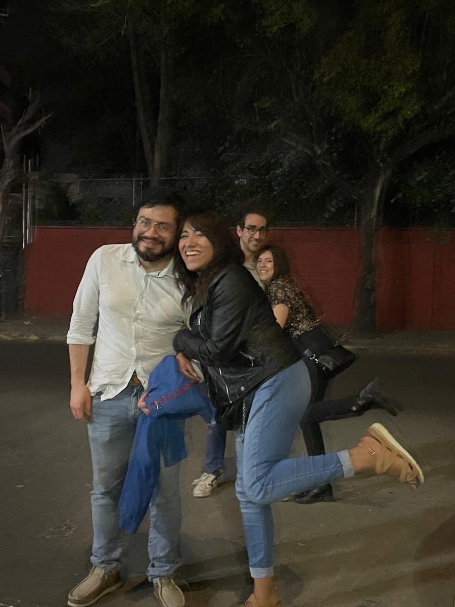 Tlacuachitoloco's tweet photo. El año acabo fabuloso ❤️✨🥰🥳 por otro año con mis amigos, mi familia y mi pequeño cinefilo ❤️ https://t.co/WmQoDBmmWL