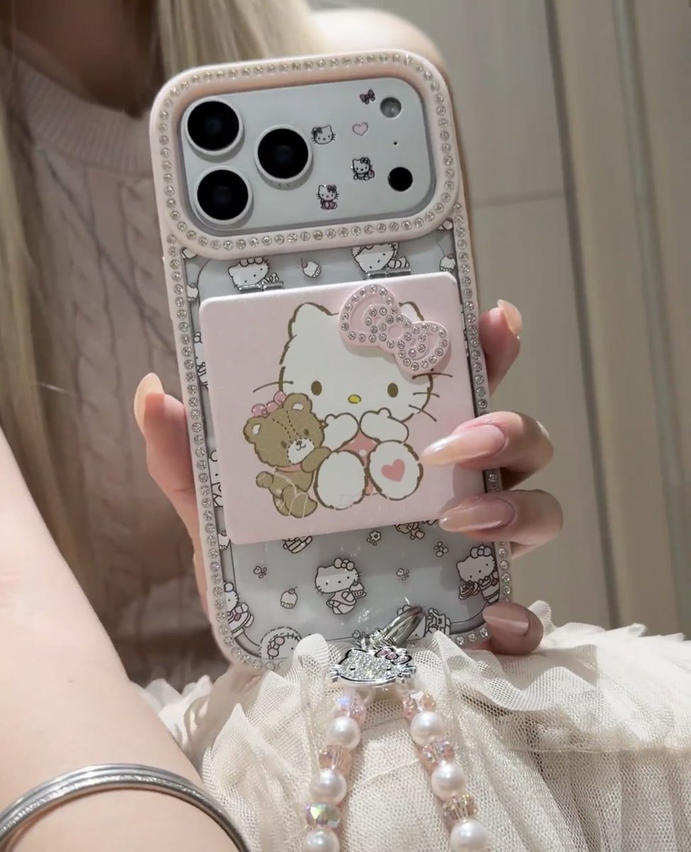 손 채 영𓈒 tweet media