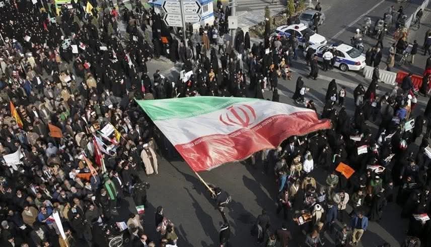 #إيران أكثر بلد بالعالم يحول الأزمات إلى فرص 
وفي كل الاحتجاجات التي شهدتها ايران
تقوم الاجهزة الأمنية بمراقبة العملاء و تنظيف البلاد منهم
وأيضاً مع كل احتجاجات يتفاجأ العالم 
بخروج مظاهرات مليونية مؤيدة للنظام الحكم .

موتوا بغيظم ايران قوية بشعبها المومن بقيادتة لا بالعملاء.