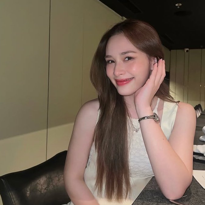 —มีแต่รอยยิ้มและความสุขตลอดทั้งปีเลยน้าคนเก่ง ขอให้มีโอกาสใหม่ ๆ ดี ๆ เข้ามา ให้ได้ทำในสิ่งที่อยากทำนะคับ รอชมเธอในทุกพาร์ทเสมอเลยน้า 🫳🏻🥺

#HNY2026toNamfah
#น้ำฟ้าธัญญภัสร์